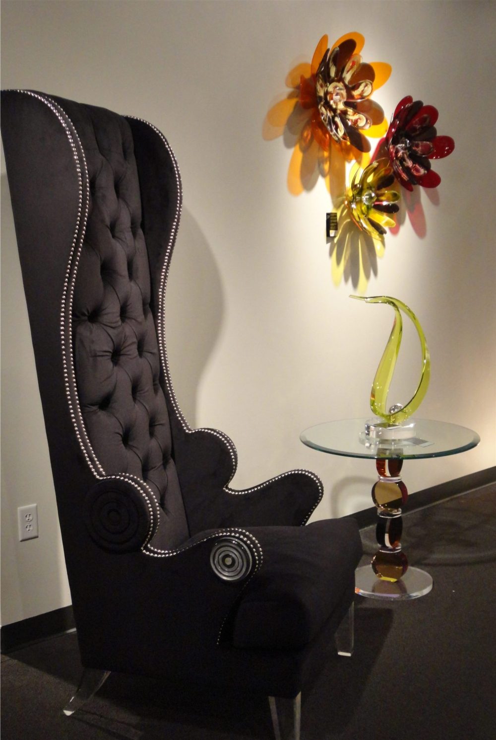 Grand Acryliwing Lounge Chair - Image 7